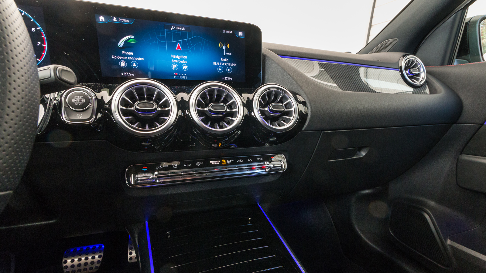 Το σύστημα MBUX είναι εφοδιασμένο με τεχνητή νοημοσύνη που μαθαίνει τις ανάγκες του οδηγού